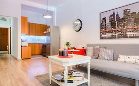 Renovated, Open And Functional Old City House